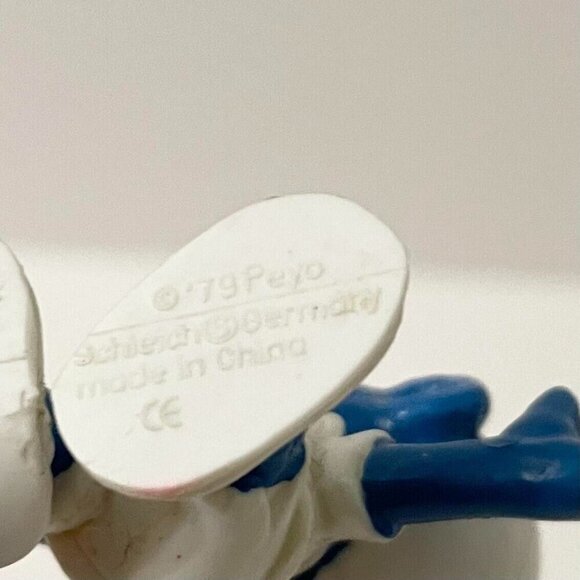 Vintage 1979 Smurfs Tennis Player Smurf with Racket Figurine - Picture 8 of 14